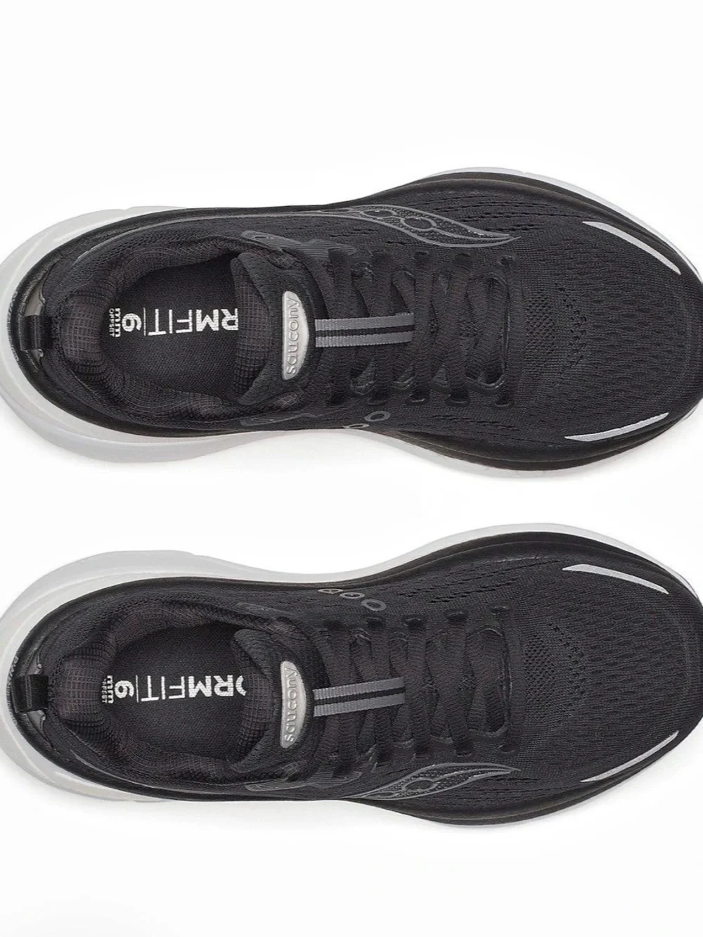 NEW with box Saucony Hurricane 25 Black & White US 9